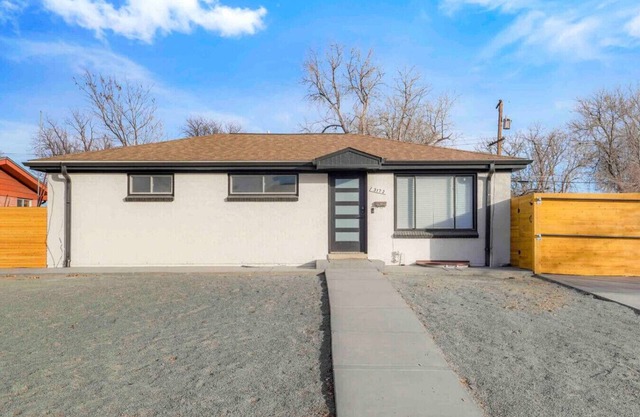Sleeps 16 - 15 min/Downtown, 10 min/Medical Center