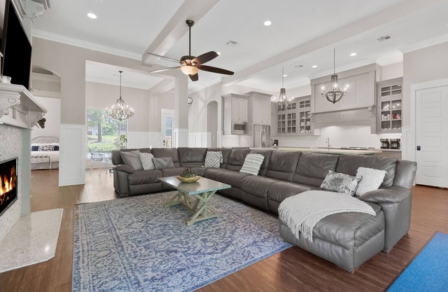 Sleeps 22! First Class home with 2 master suites on Lake Sam Rayburn!