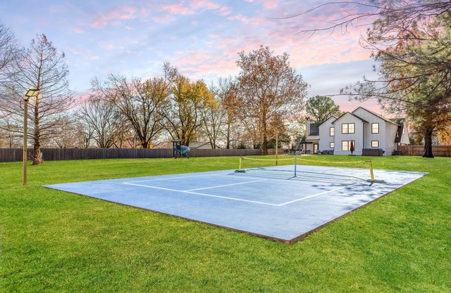 Sleeps 22—Pickleball~Hot Tub~Pool Table~Games