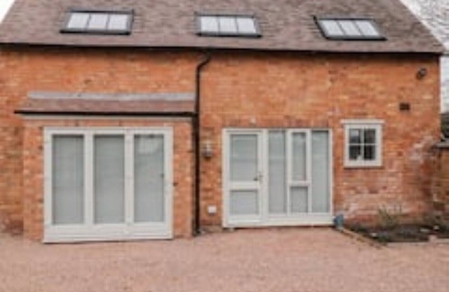 Sleeps 5 plus a child, fantastic location to visit Malvern and Worcester.