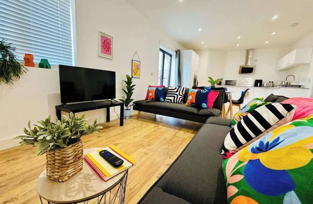 Sleeps 6 - City Centre - Contractors | Families