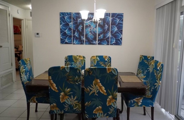 Sleeps 8-3 Bedrooms 2 Full Bathroms+Gameroom your perfect vacation home!