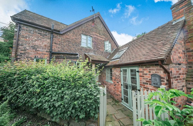 SLEEPY HOLLOW, family friendly, with open fire in Jackfield