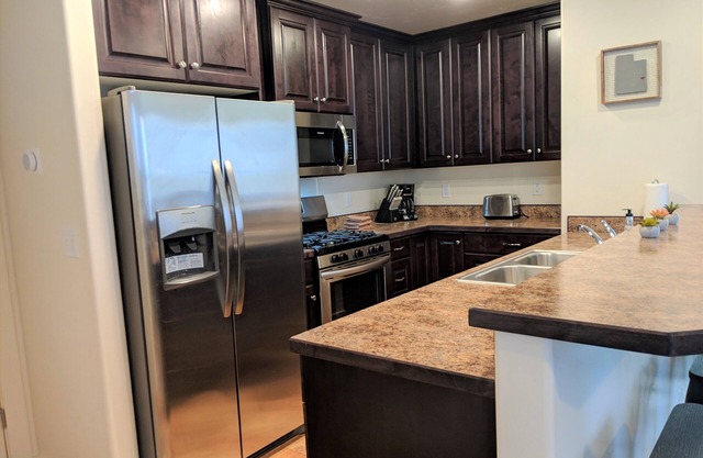 Slickrock Shangri-La - Sleeps 8! Pet/bike friendly.