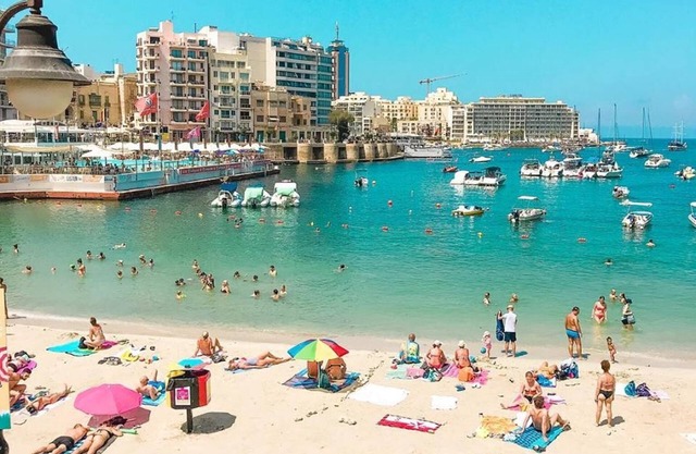 Sliema Penthouse near Balluta Bay, St Julian, Beaches and Valletta