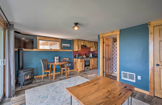 Slopeside Burke Mountain Condo w/Fireplace!