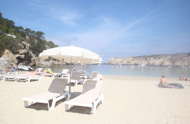 Small apartment by the sea with WiFi