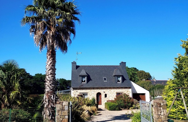 Small Breton house from Saturday to Saturday
