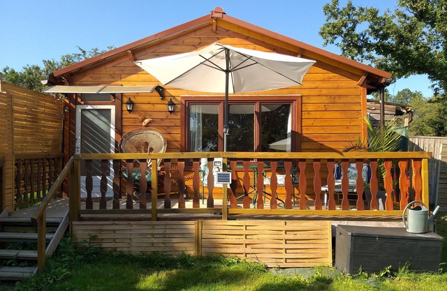 Small, cozy chalet with garden (calm, nature.)