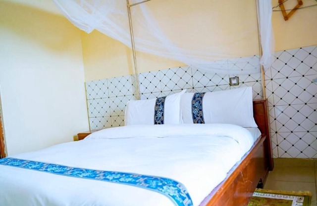 Small Double Room -Deluxe Double Room with Balcony