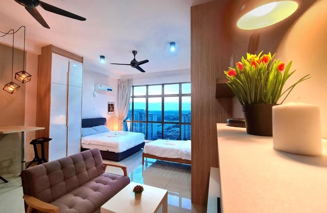 Small family 3 pax studio high floor Palazio Apartment Taman Mount Austin by GDRAGON HomeStay