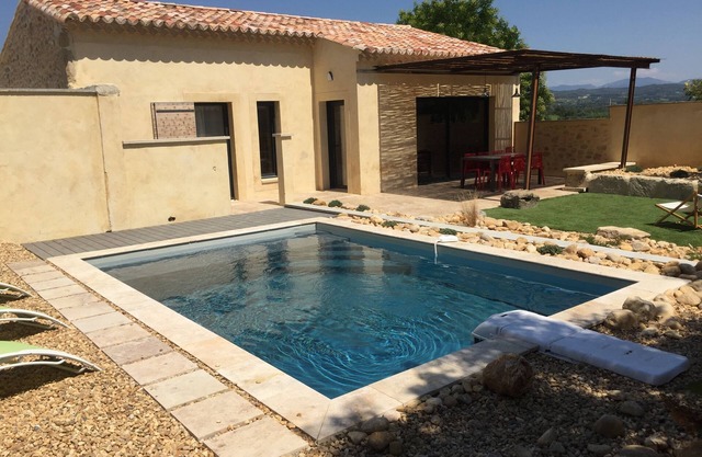 Small air-conditioned villa with heated swimming pool