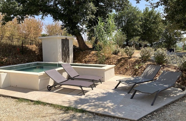 Small house in the Ardèche with swimming pool, 5 minutes from the beach!