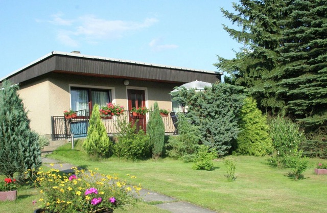 Small holiday home with large garden near the Czech border