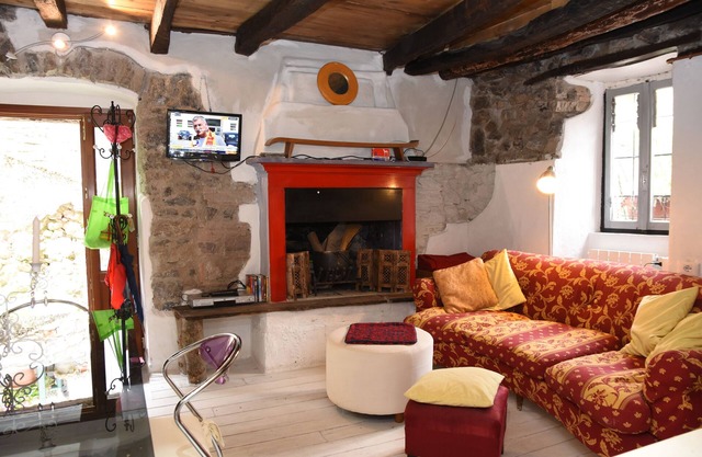 Small house in a historic village crossed by a fairytale stream, 8 km from Lake Iseo