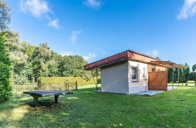 small house only 5 minutes by car from Binz