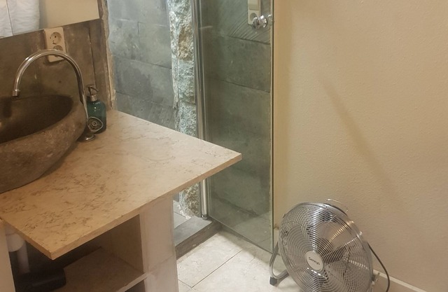 Small room with bathroom near van der madeweg metro station