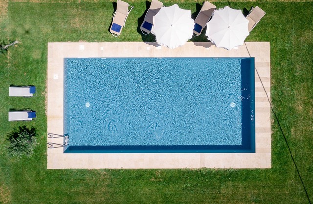 Small stone farmhouse overlooking Cortona with private pool and garden