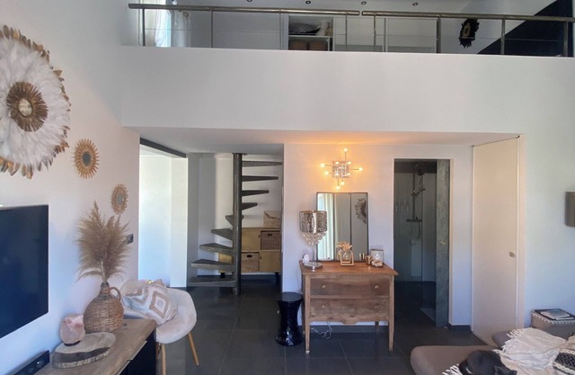 Small T2 house close to the sea, in a residence with swimming pool.