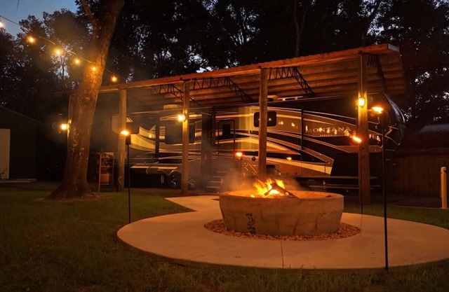 Small town glamping with fire pit; charming & cozy; secluded yet close to town