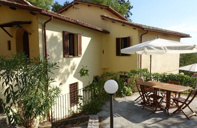 Small villa with views of the Umbrian valley