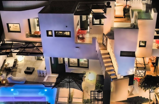 Smaris Collection/Sea Side Cosmopolitan Villa