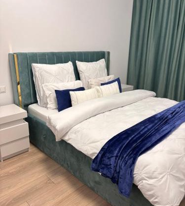Smile - BrandNew Apart with FreeUndergroundParking, large Balcony, near Shopping Centers