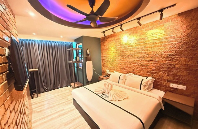 SMILE HOTEL SERI KEMBANGAN