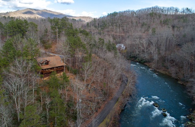 Smokey Mountain River Retreat