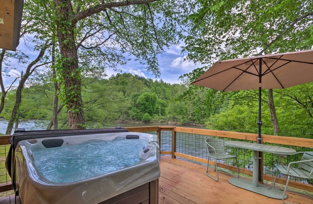 Smoky Mountain Cabin w/Hot Tub & River Views!
