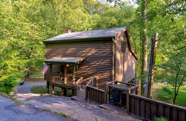 Smoky Mountain Cabin with Private River Access