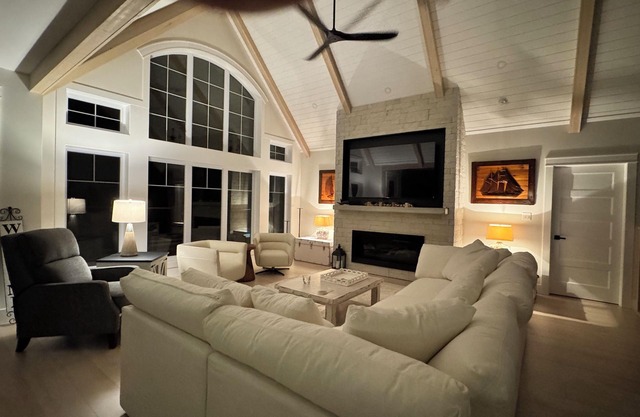Smugglers Beach Sea HousenPrivate Newly Built Executive Ocean Front Retreat