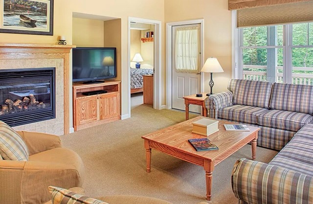 Smugglers Notch Awarded #1 Resort in the East by SKI Magazine 2023 2BR/2BA Suite