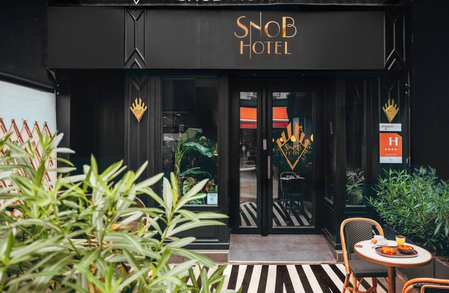 Snob Hotel