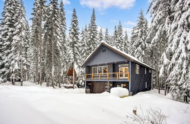 Snoqualmie cabin and sanua - 5 mins to skiing
