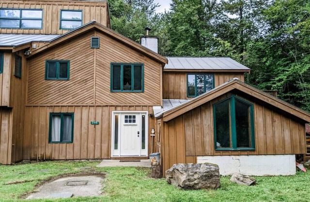Snowarts- Game room, Fireplace, Close to golf!