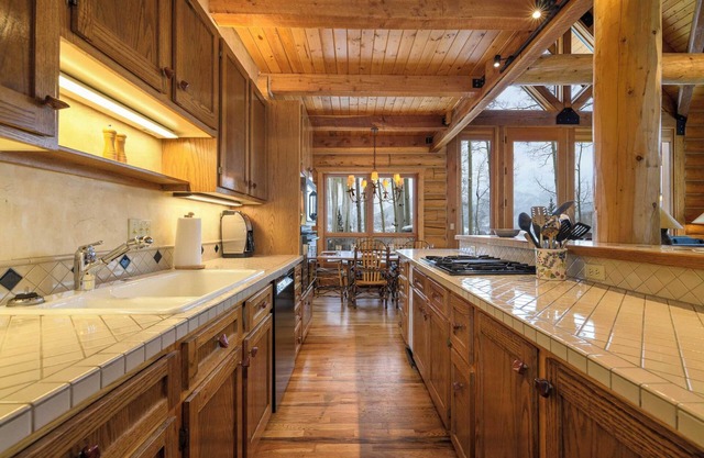 Snowdrift Cabin by Avantstay Breathtaking Home w/Prime Ski Access