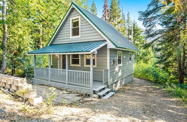 Snowdrop Summit Cabin