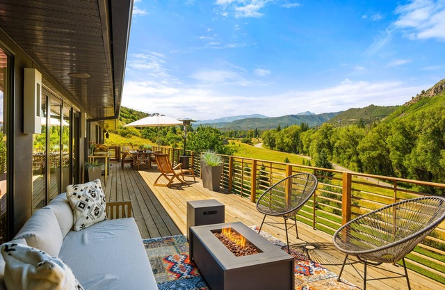 Snowmass Contemporary Ranch - secluded mountain retreat
