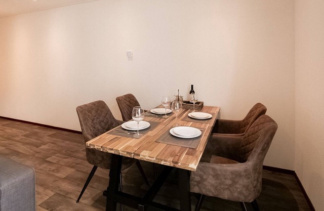 Snug Holiday Home in Den Oever near Seabeach