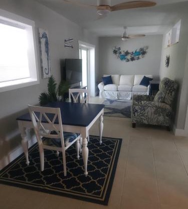 So Coastal! Pet friendly and free early check in!