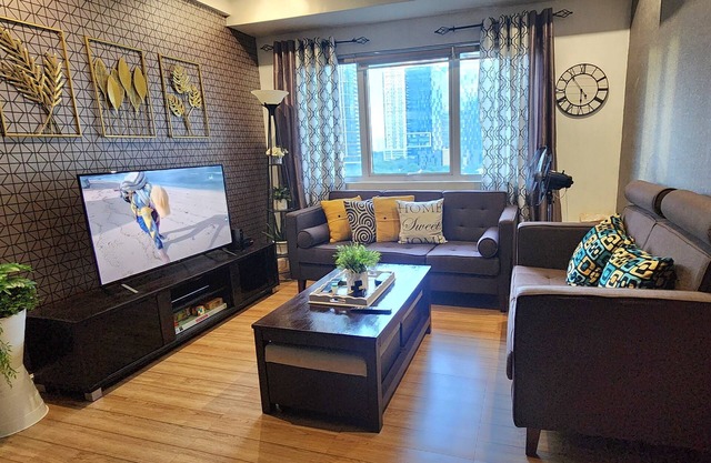 So homey, so comfortable and spacious, 2 Br,2 Bath In The Heart Of BGC