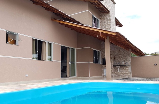 Sobrado 1 w/pool for up to 14 people