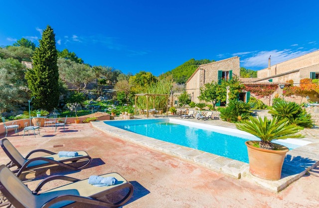 SOBREAMUNT - Villa with sea views in ESPORLES. Free WiFi