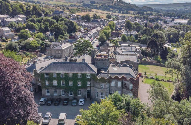 SOFTLEY VIEW STANHOPE CASTLE, pet friendly, with a garden in Stanhope
