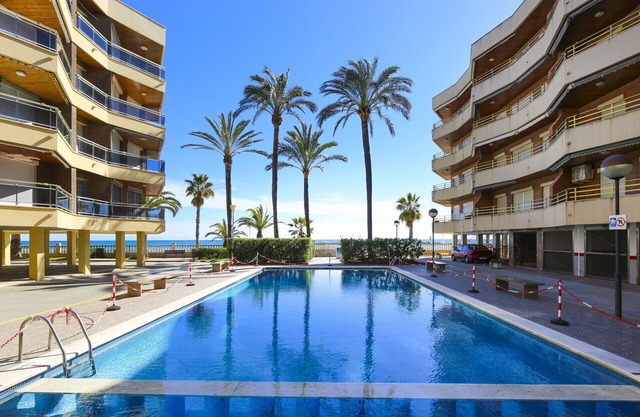 SOL DE ESPAÑA Apartments - Beachfront