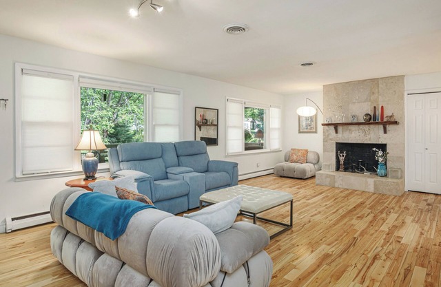 Solace in the City: Private, 2 Bedroom House in an Unbeatable Location!