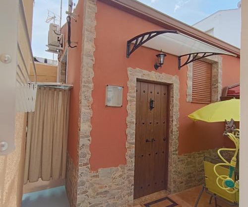 Solana de Luche, casa independiente tipo loft con terraza en Puerta del Ángel