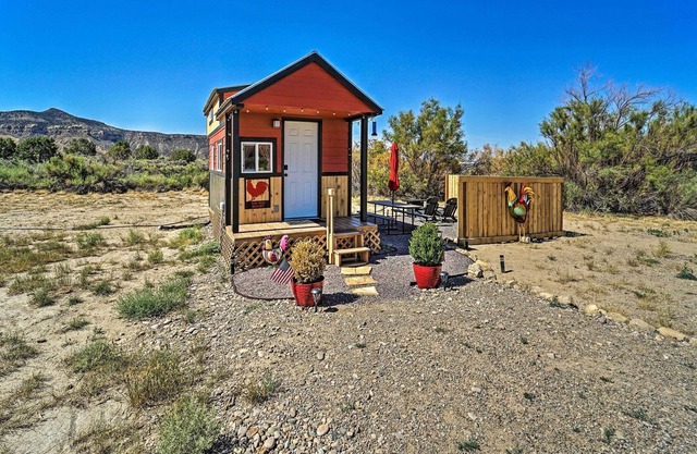 Solar-Powered Tiny Home: Gas Grill & Fire Pit