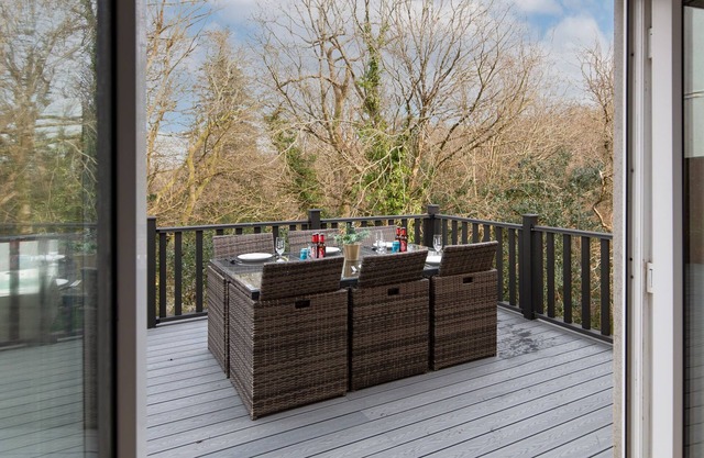 Soldeu - Lovely Cottage with Hot Tub